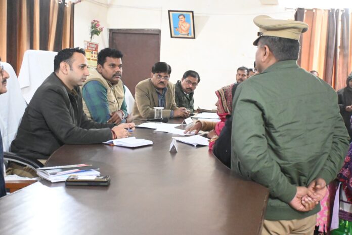 tehsil shohartgarh, samadhan divas, shikayat nistaran, जिलाधिकारी, पुलिस अधीक्षक, प्रशासन, भूमि विवाद, शिकायत समाधान, तहसील समाधान दिवस, सिद्धार्थनगर, विकास, सरकारी योजना, राजस्व विभाग, शिकायत निस्तारण, सरकारी अधिकारी, तहसीलदार, लोक सेवा